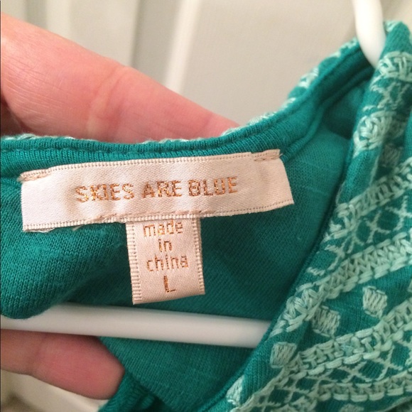 Sleeveless blue/green blouse. So soft! - Picture 4 of 4