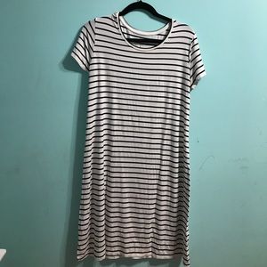 Maternity T-shirt Dress (ONLY WORN ONCE)