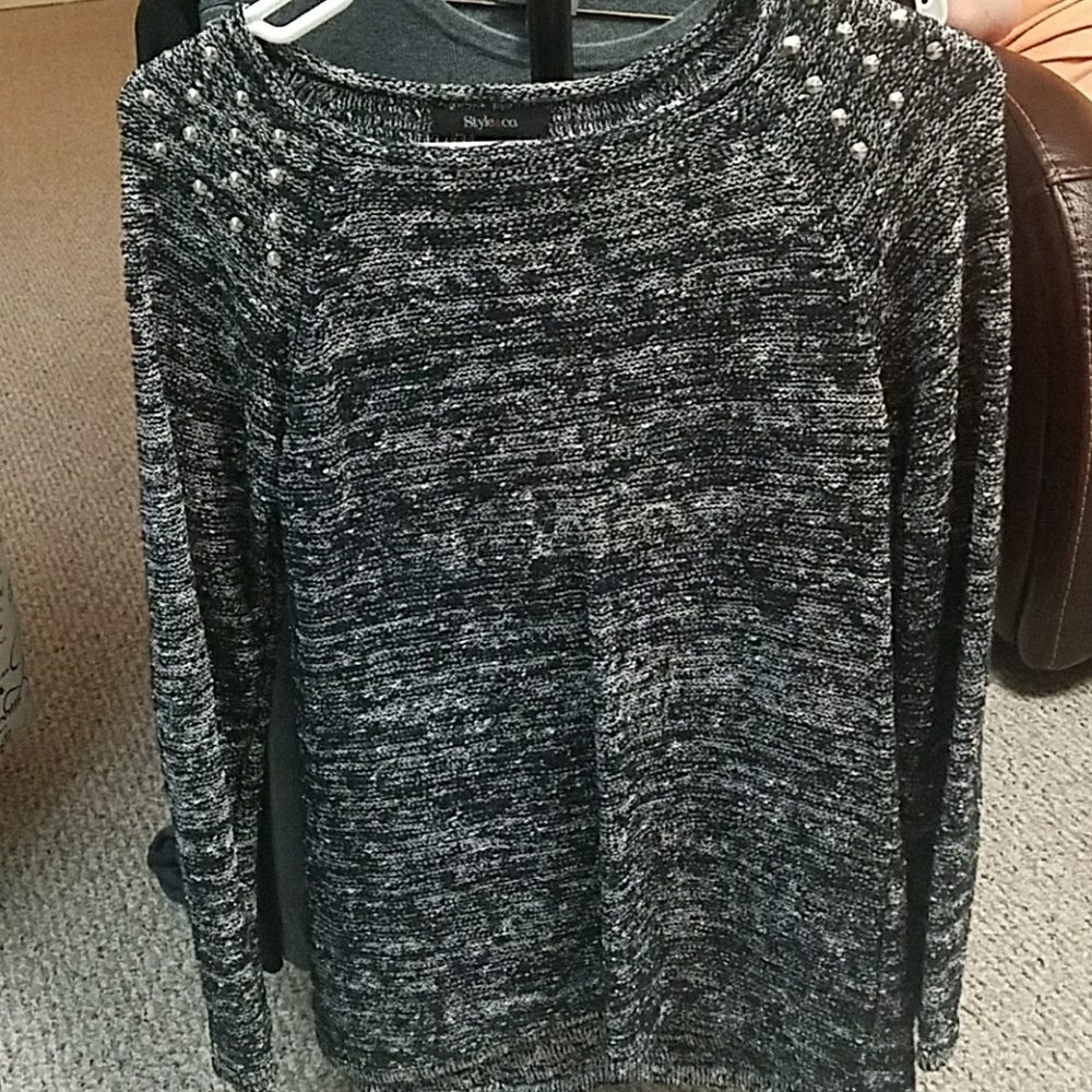 Sparkly sweater for leggings