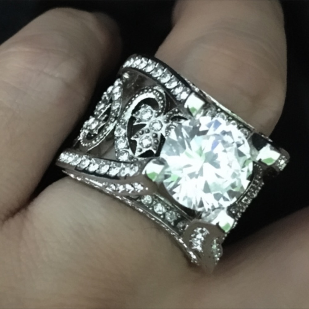 Oversized Silver Cocktail ring. Size 6.
