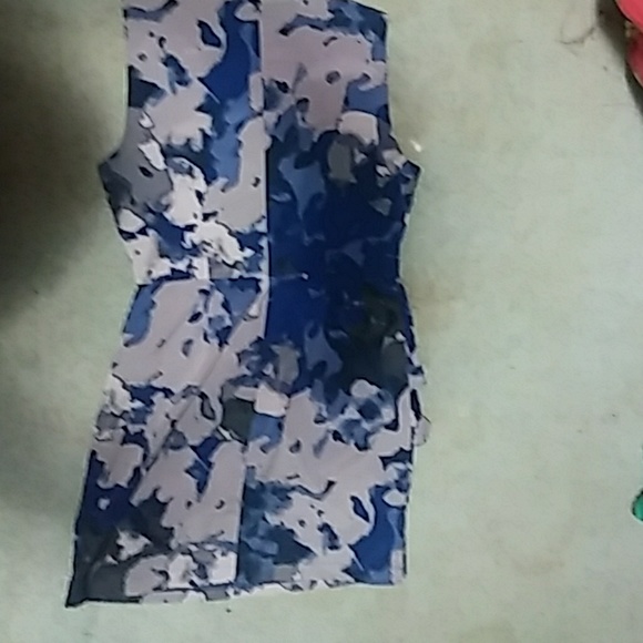 Dress - Picture 3 of 3