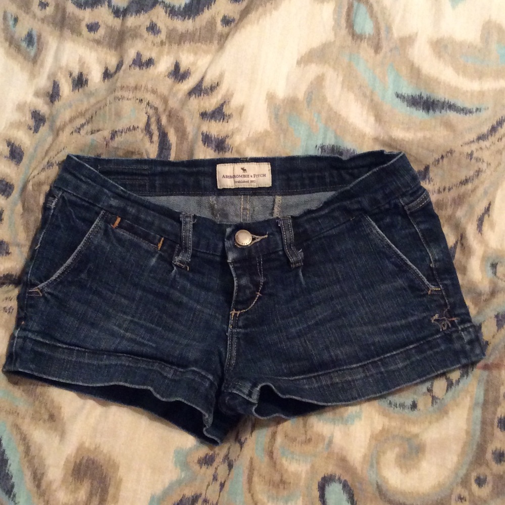 Abercrombie and fitch denomination shorts!