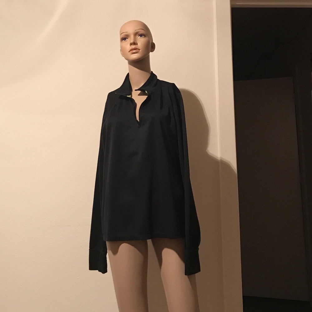 Black workout jacket