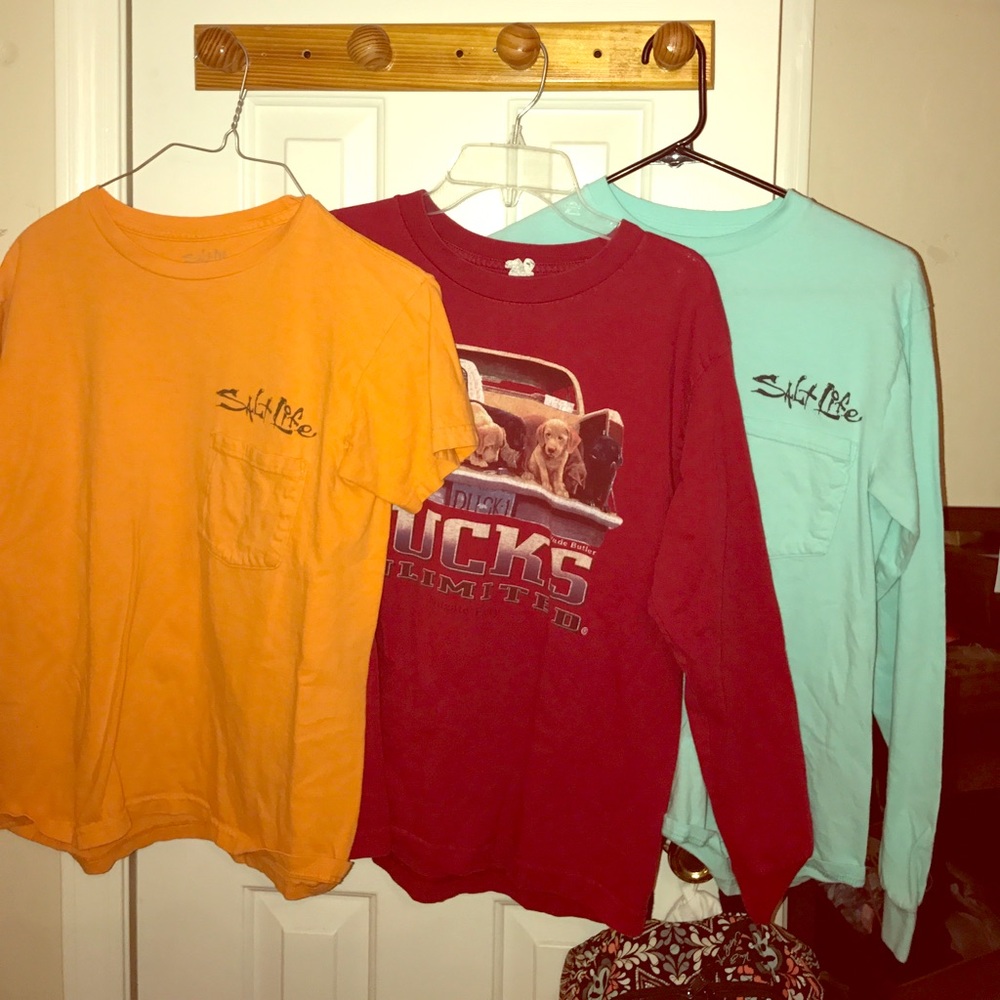 3 tshirts. 2 salt life. And 1 ducks unlimited