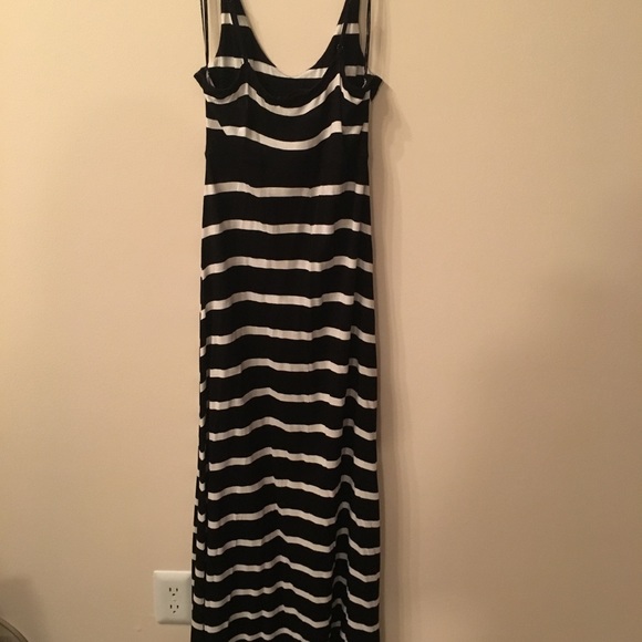 Forever Unique Dresses & Skirts - STUNNING! Forever Dress in Medium, long/elegant