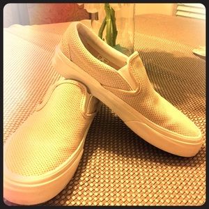 Classic Vans slip ons (unisex). Beige/cream suede.