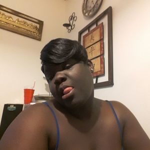 Meet your Posher, Latisha