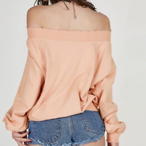 Off the shoulder relaxed - Picture 4 of 4