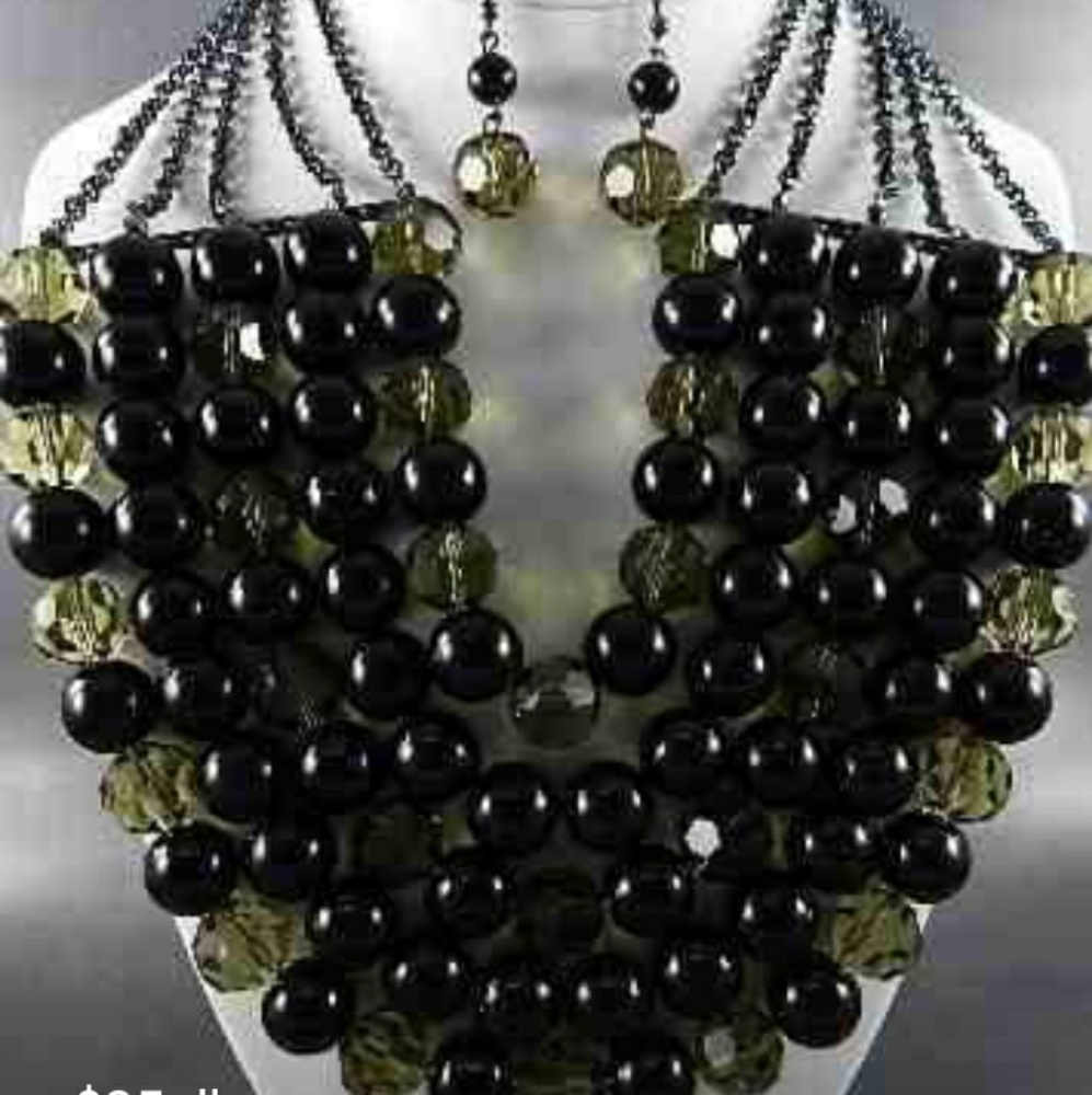 Brand new necklace