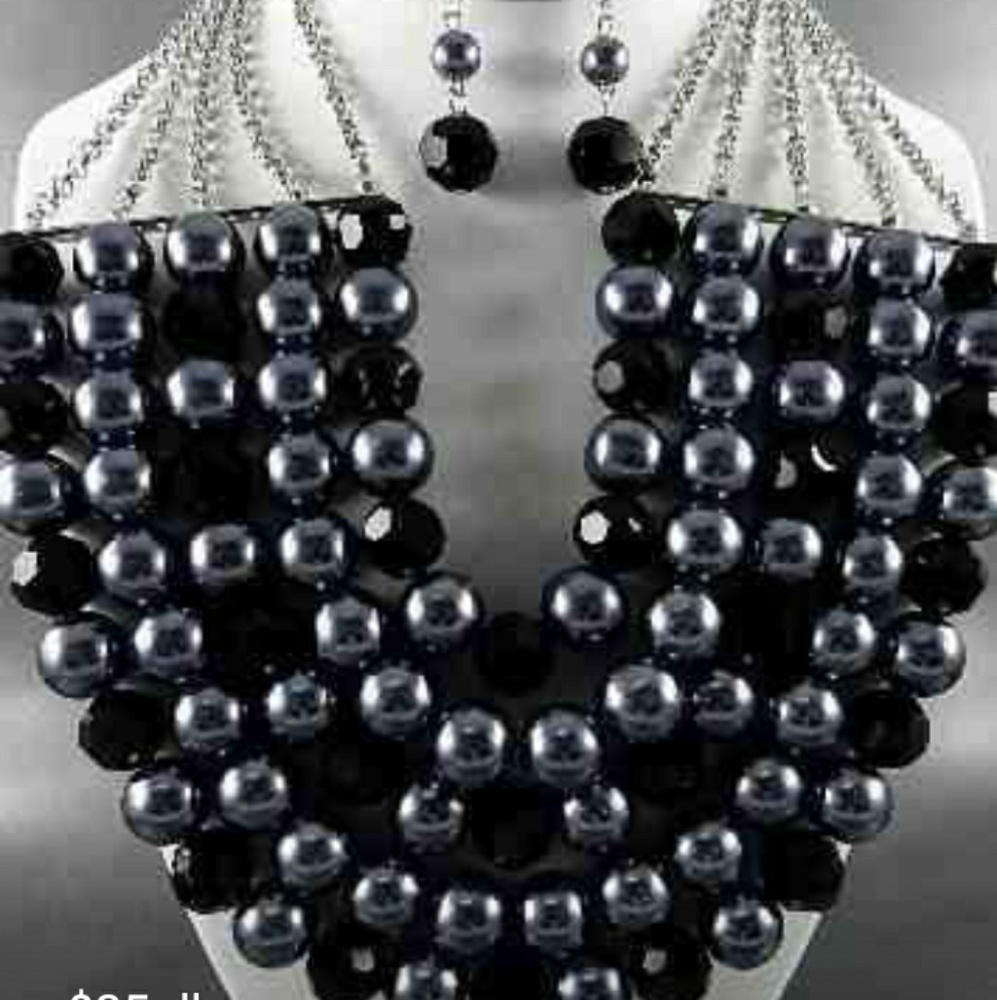 Brand new pearls necklace