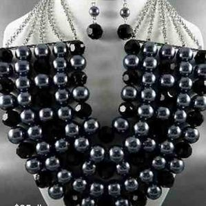 Brand new pearls necklace