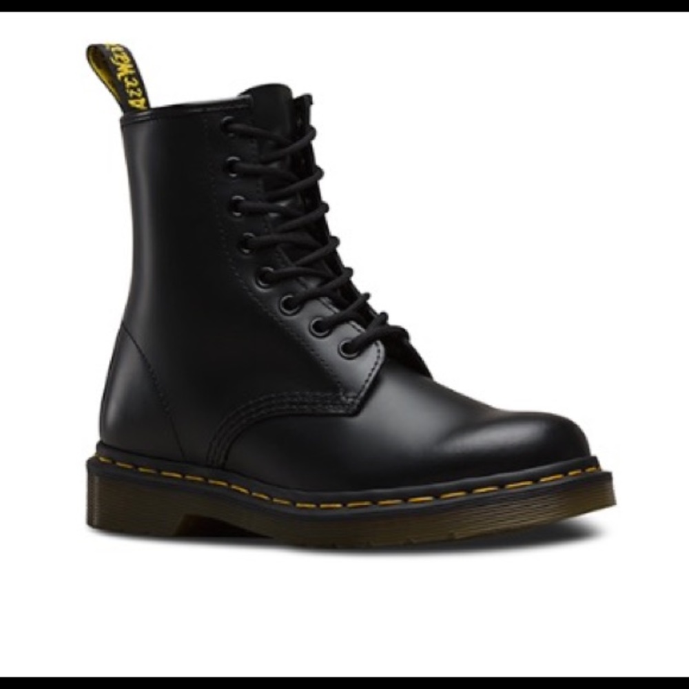 NEW Dr.Martin shoes