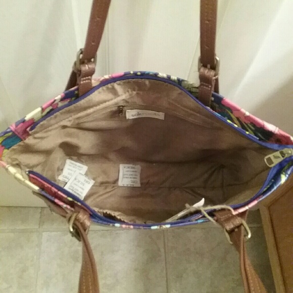 NWT SakRoots Vibrant Print Tote Final Price - Picture 2 of 2