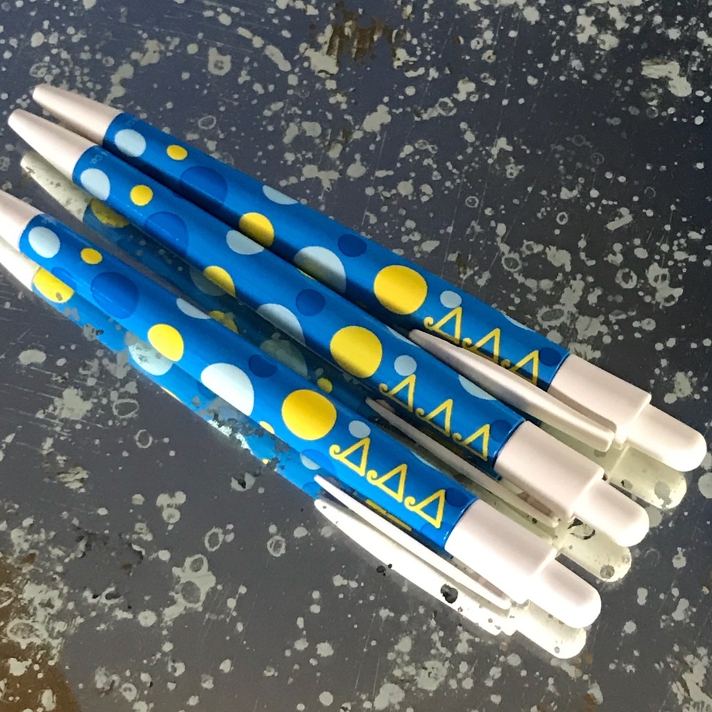 ✨NEW✨ Delta Delta Delta Pens- SET OF 3