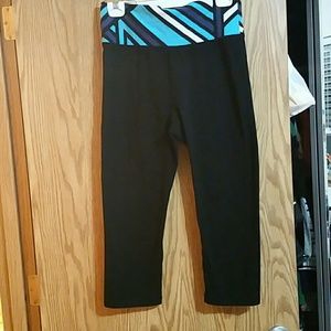 Old Navy Capri yoga pants -M