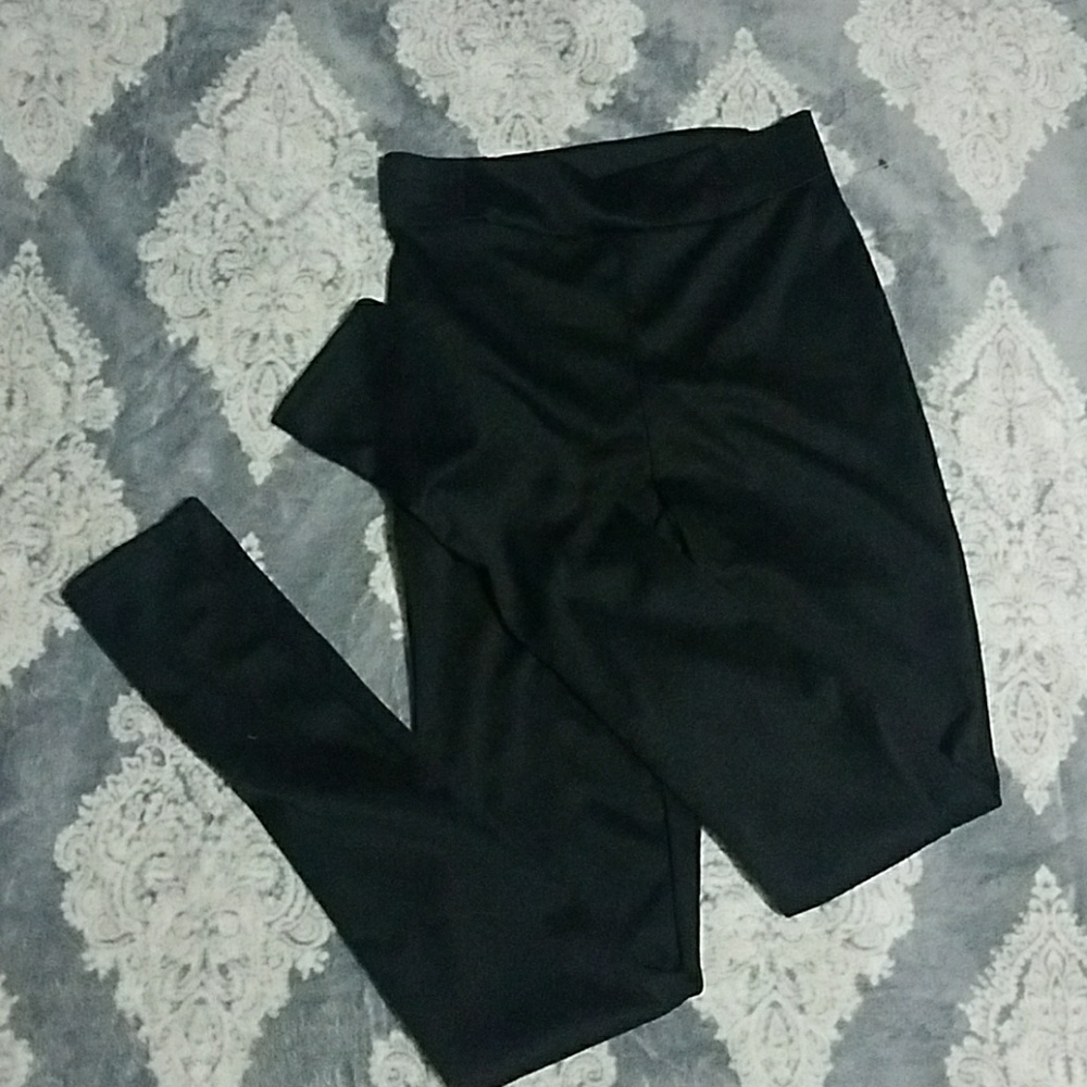 All black leggings