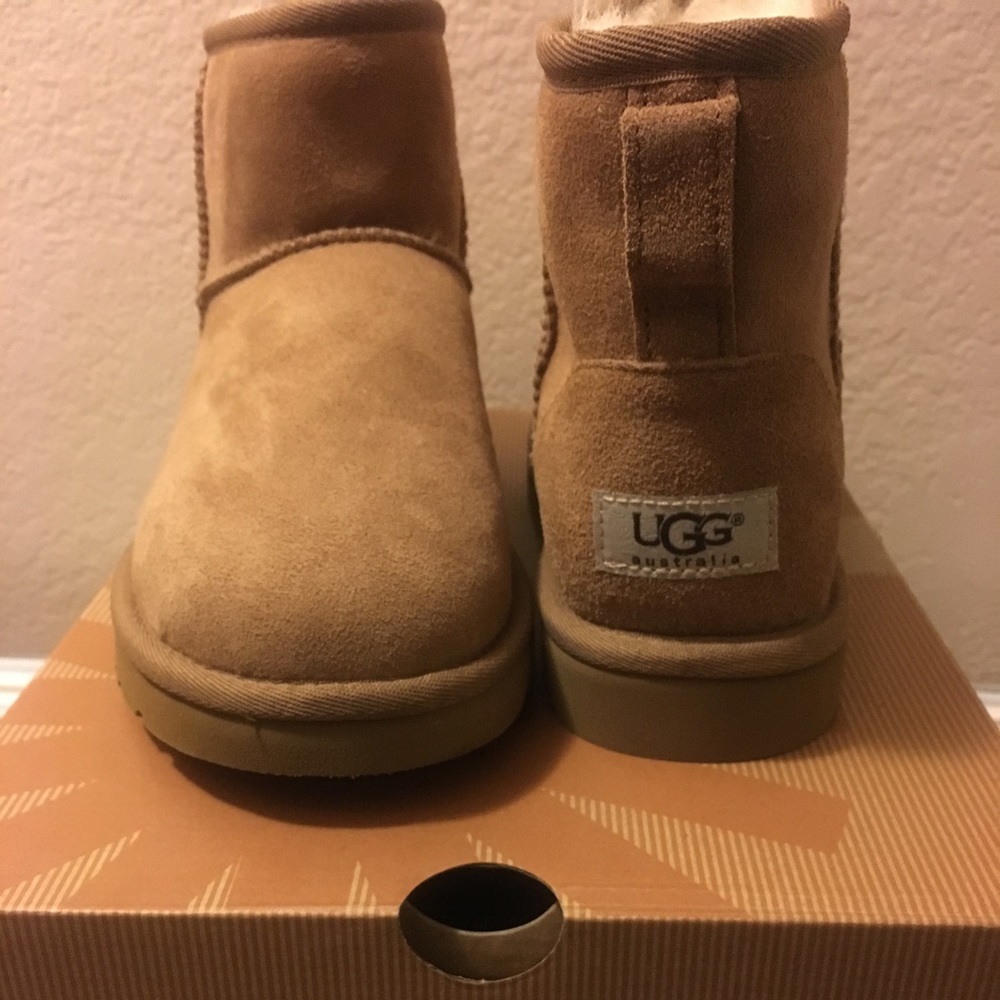 Ugg short boot