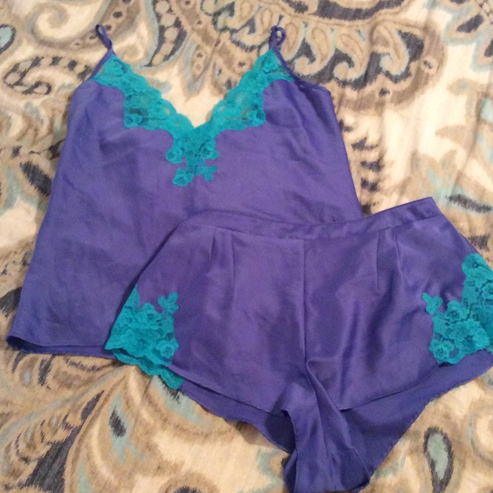 Silky intimate sleepwear set