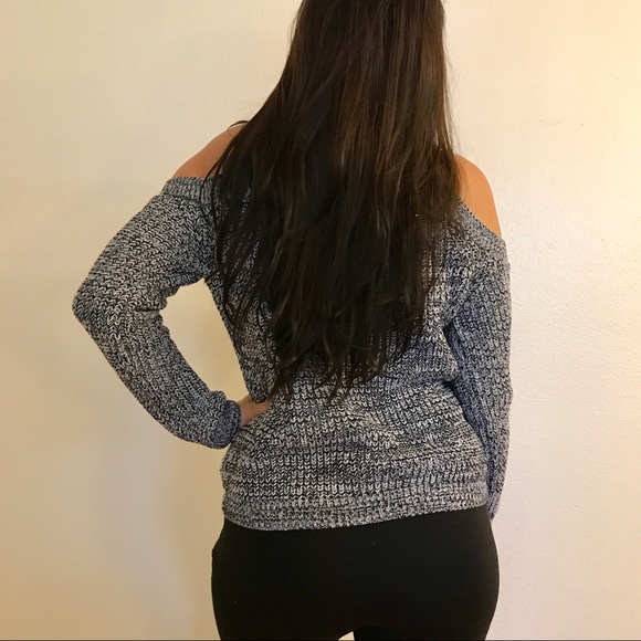 •LAST ONE• Grey Marled Cold Shoulder Sweater - Picture 5 of 8