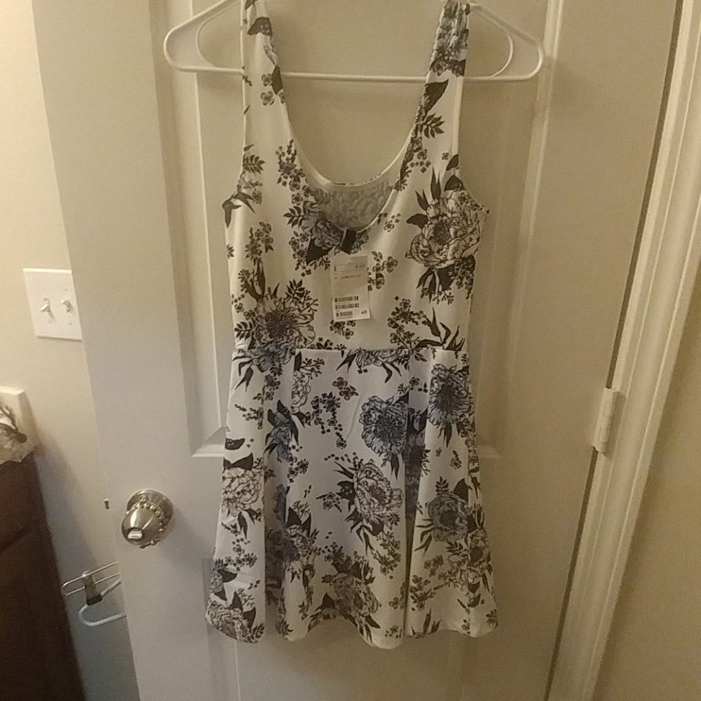 ⏩NWT⏪ h&m floral skater dress