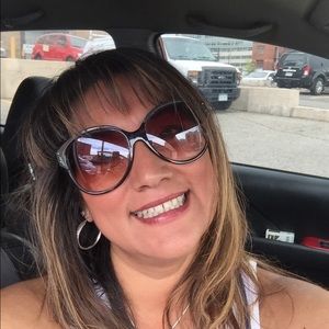 Meet your Posher, Lisa