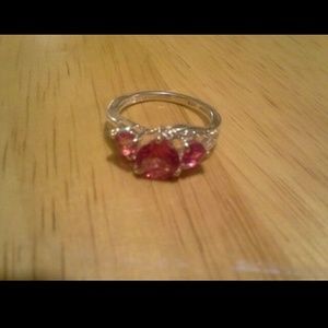 $35dls 3 pink stone ring