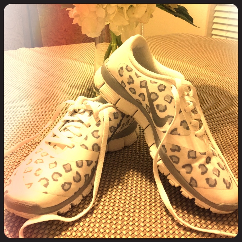 Nike Free 5.0 white cheetah print running shoes