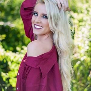 Meet your Posher, Stephanie