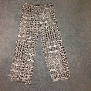 patterned pants .