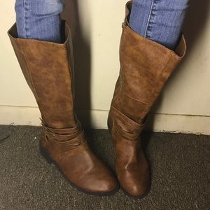 Brown Boots ⭐️⭐️⭐️