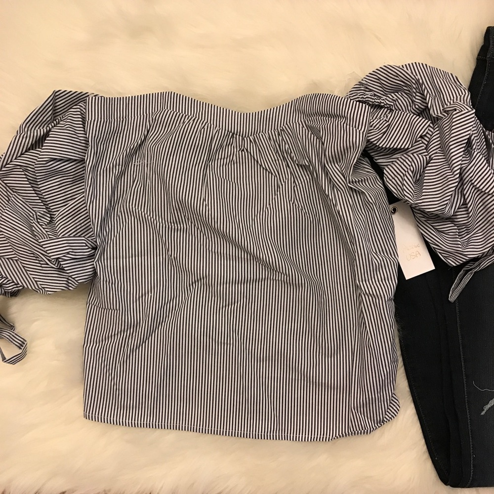 Striped Sweetheart Neckline Off The Shoulder Top - Picture 4 of 8