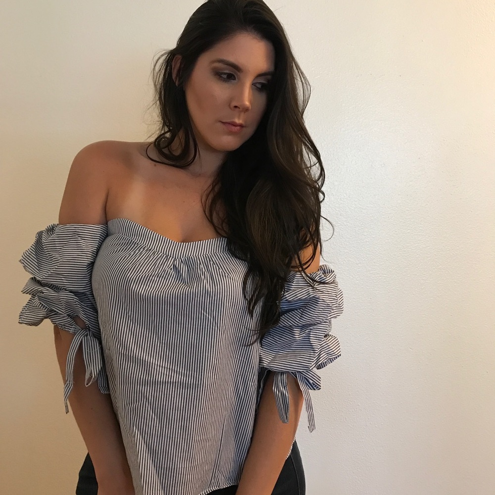 Striped Sweetheart Neckline Off The Shoulder Top - Picture 2 of 8