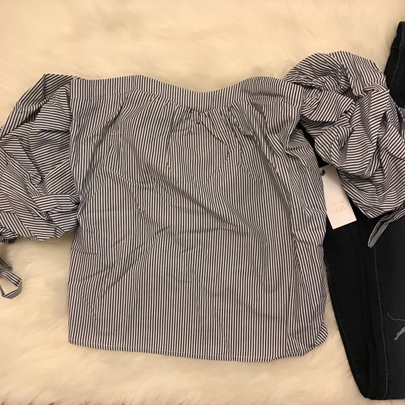 Striped Sweetheart Neckline Off The Shoulder Top - Picture 4 of 8