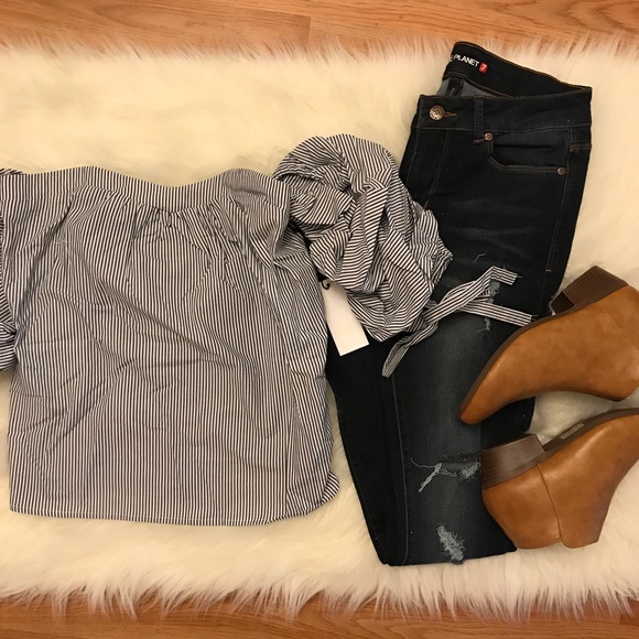 Striped Sweetheart Neckline Off The Shoulder Top - Picture 5 of 8