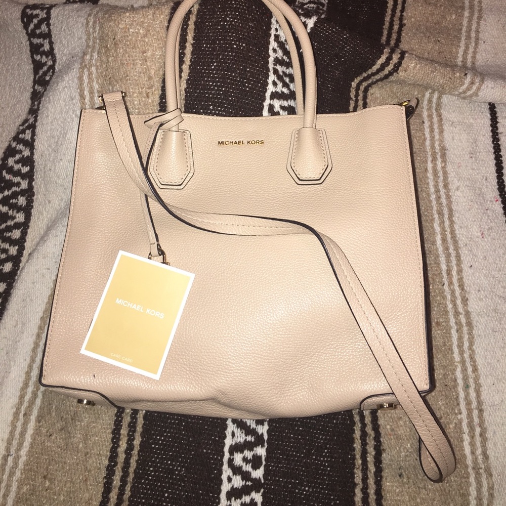 Ginuwine leather Michael Kors tote - Picture 2 of 2