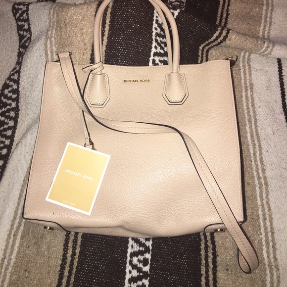 Ginuwine leather Michael Kors tote - Picture 2 of 2