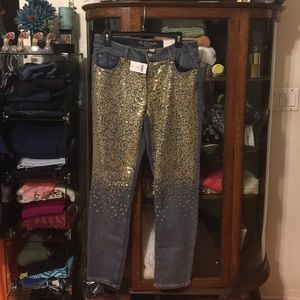 Rock n roll jeans 👖 or cowgirl jeans w/ boots.