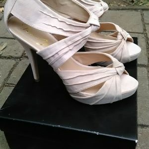 Nude heels size 8.5 just fab privledged