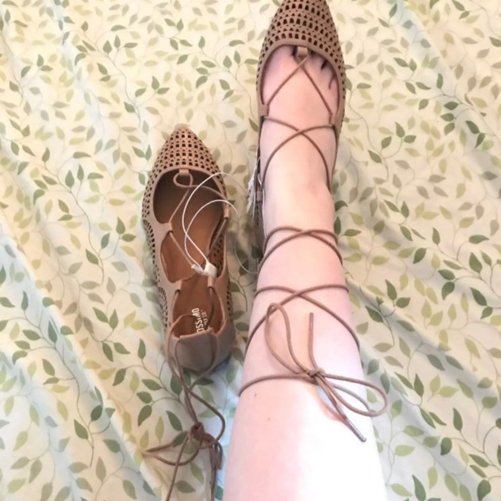 New W/tags tan pointed Lace Up ballerina flats