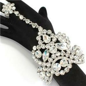 Brand new beautiful bracelet with ring