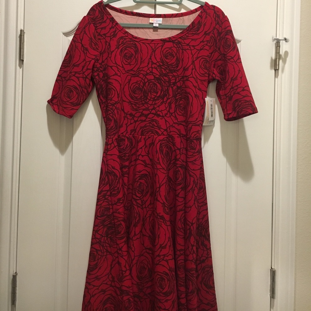 LuLaRoe Nicole Red and Black Roses