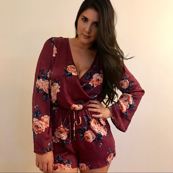 •LAST ONE• Bell Sleeve Floral Satin Romper - Picture 3 of 8