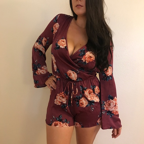 •LAST ONE• Bell Sleeve Floral Satin Romper - Picture 2 of 8