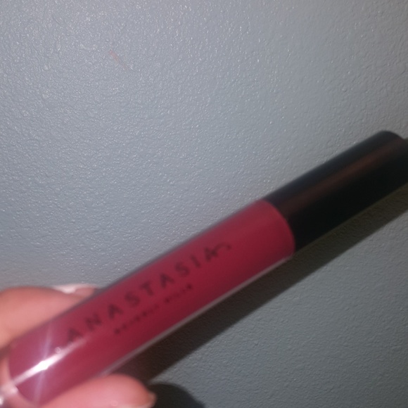 Lip gloss - Picture 3 of 4