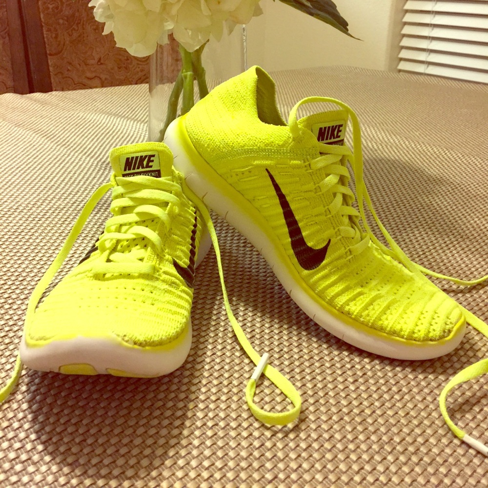 Nike Run Flyknit neon yellow