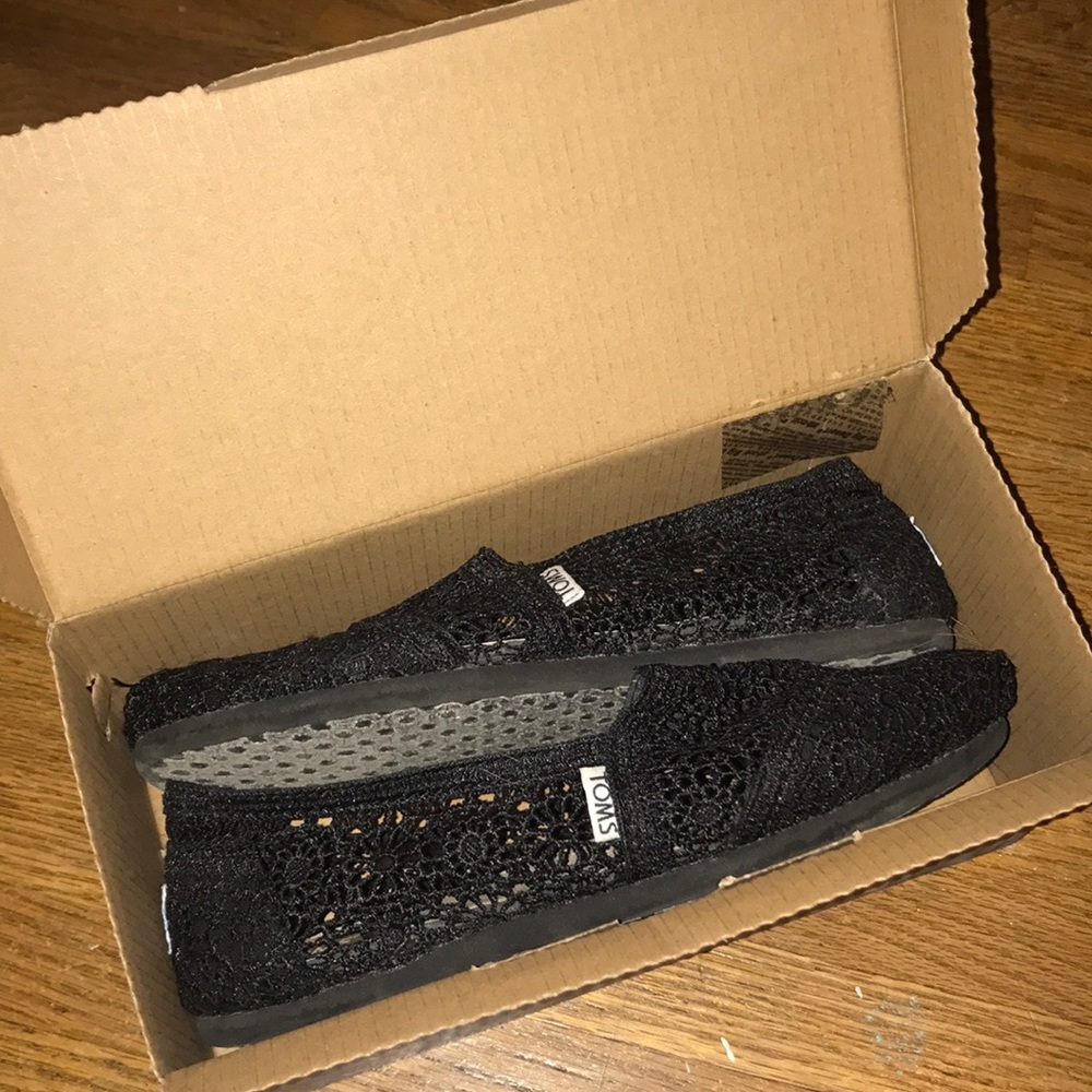 Classic black morocco crotchet Toms