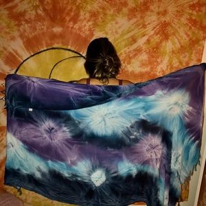 scarf/shawl/tapestry
