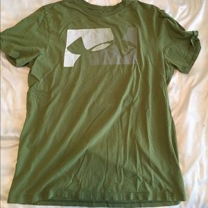 Under Armour T Shirt