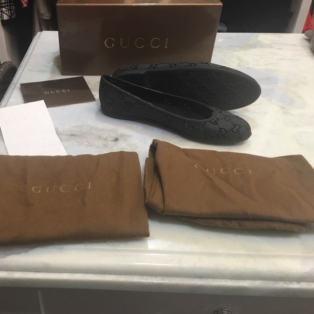 Gucci Authentic flats/ballet Fit is tight