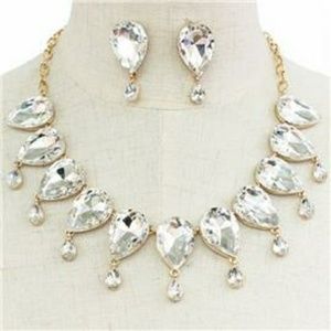 Brand new crystal necklace